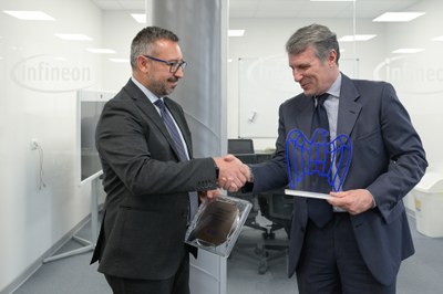 Il Presidente di Assolombarda visita Infineon Technologies Italia a Pavia